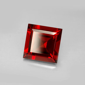 Granato piropo naturale rosso da 4,23 ct, quadrato, VVS