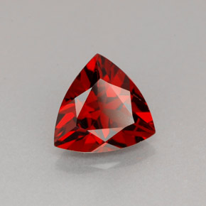Granato Piropo Rosso scuro naturale da 1.68 ct, Taglio trillion, VS
