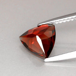 Granato Piropo Rosso scuro naturale da 1.68 ct, Taglio trillion, VS