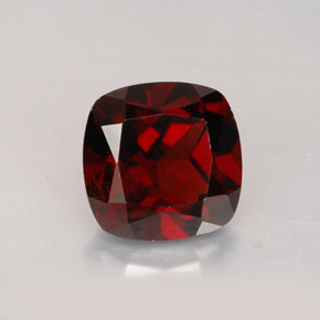 Granato Piropo Rosso scuro naturale da 2.83 ct, Taglio a cuscino, VS