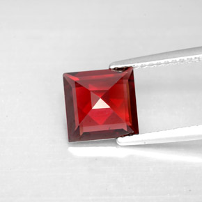 Granato piropo naturale rosso da 2,40 ct, quadrato, VS