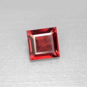 Granato Piropo Rosso naturale da 2.33 ct, Quadrato, VS