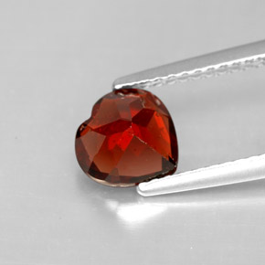 Granato piropo naturale rosso da 1,32 ct, a forma di cuore, VS