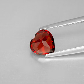 Granato piropo naturale rosso da 1,31 ct, a forma di cuore, VS