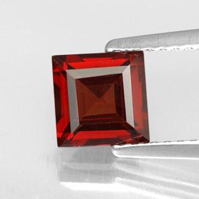 Granato piropo naturale rosso da 1,28 ct, quadrato, VVS-VS
