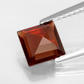 Granato piropo naturale rosso da 1,28 ct, quadrato, VVS-VS