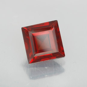 Granato Piropo Rosso scuro naturale da 1.34 ct, Quadrato, VVS-VS
