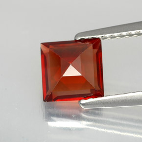 Granato Piropo Rosso scuro naturale da 1.34 ct, Quadrato, VVS-VS