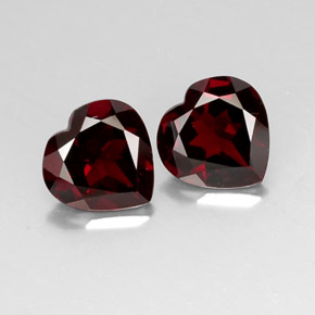 Granato piropo naturale rosso da  ct, a forma di cuore, VVS-VS