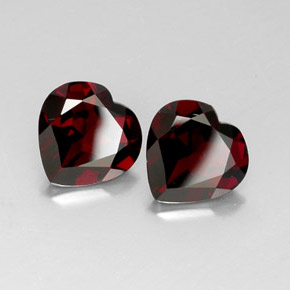 Granato piropo naturale rosso da  ct, a forma di cuore, VVS-VS
