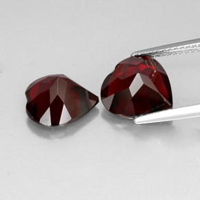 Granato piropo naturale rosso da  ct, a forma di cuore, VVS-VS