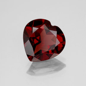 Granato Piropo Rosso scuro naturale da 3.64 ct, A forma di cuore, VS