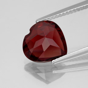 Granato Piropo Rosso scuro naturale da 3.64 ct, A forma di cuore, VS