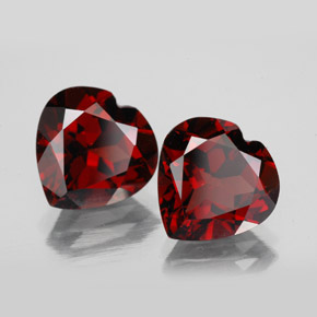 Granato piropo naturale rosso da  ct, a forma di cuore, VVS-VS
