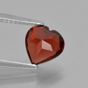 Granato Piropo Rosso naturale da 1.50 ct, A forma di cuore, VVS-VS