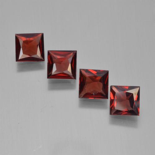 Granato piropo naturale rosso da 2,37 ct, quadrato, VVS-VS