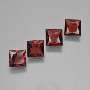 Granato piropo naturale rosso da 2,37 ct, quadrato, VVS-VS