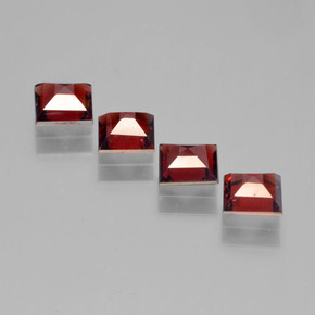 Granato piropo naturale rosso da 2,68 ct, quadrato, VS