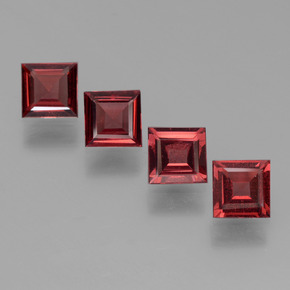 Granato piropo naturale rosso da 2,53 ct, quadrato, VS