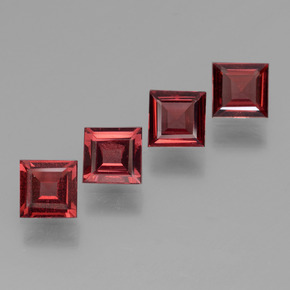 Granato piropo naturale rosso da 2,53 ct, quadrato, VS