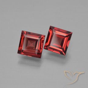 Gemme di Granato Piropo Rosso Sangue Profondo naturale da 1.47 ct, Quadrato, VS