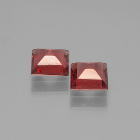 Granato piropo naturale rosso da 1,29 ct, quadrato, VS