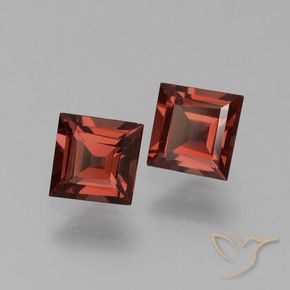 Gemme di Granato Piropo Rosso scuro naturale da 1.37 ct, Quadrato, VVS-VS