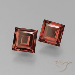 Gemme di Granato Piropo Rosso scuro naturale da 1.36 ct, Quadrato, VVS-VS