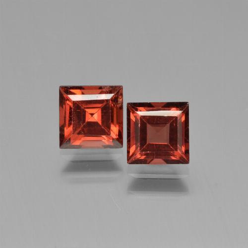 Granato piropo naturale rosso da 1,79 ct, quadrato, VVS