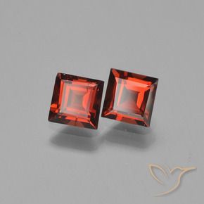 Gemme di Granato Piropo Rosso scuro naturale da 1.48 ct, Quadrato, VVS-VS