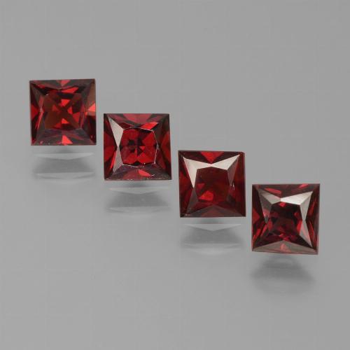 Gemme di Granato Piropo Rosso Sangue Profondo naturale da 2.99 ct, Quadrato, VVS-VS