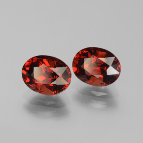 Granato Piropo Rosso naturale da 1.76 ct, Ovale, VVS