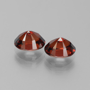 Granato Piropo Rosso naturale da 1.76 ct, Ovale, VVS