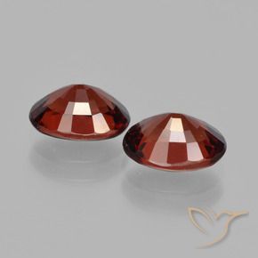 Gemme di Granato Piropo Rosso scuro naturale da 3.06 ct, Ovale, VVS-VS