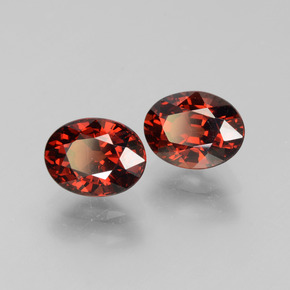 Gemme di Granato Piropo Rosso scuro naturale da 3.54 ct, Taglio ovale, VVS