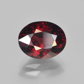 Granato Piropo Rosso naturale da 3.63 ct, Taglio ovale, VVS-VS