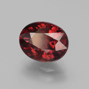 Granato Piropo Rosso naturale da 3.75 ct, Taglio ovale, VVS-VS