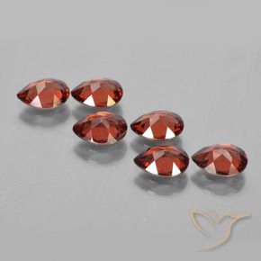 Gemme di Granato Piropo Rosso medio naturale da 4.55 ct, Forma a pera, VS