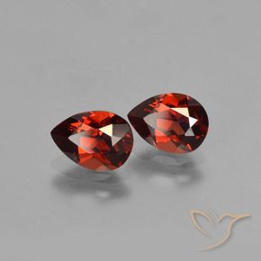 Gemme di Granato Piropo Rosso scuro naturale da 1.78 ct, Forma a pera, VVS-VS
