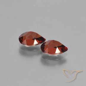 Gemme di Granato Piropo Rosso scuro naturale da 1.78 ct, Forma a pera, VVS-VS