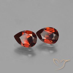 Gemme di Granato Piropo Rosso scuro naturale da 1.73 ct, Forma a pera, VVS-VS