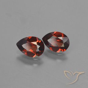 Gemme di Granato Piropo Rosso scuro naturale da 1.62 ct, Forma a pera, VVS-VS