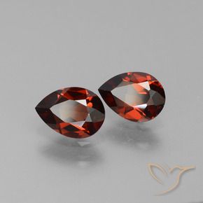 Gemme di Granato Piropo Rosso scuro naturale da 1.64 ct, Forma a pera, VVS-VS