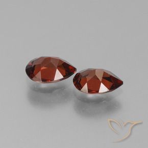 Gemme di Granato Piropo Rosso scuro naturale da 1.64 ct, Forma a pera, VVS-VS