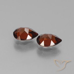 Gemme di Granato Piropo Rosso scuro naturale da 1.65 ct, Forma a pera, VS