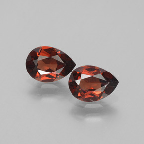 Gemme di Granato Piropo Rosso scuro naturale da 1.77 ct, Forma a pera, VVS-VS