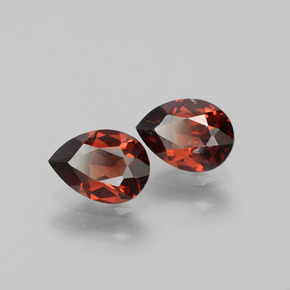 Gemme di Granato Piropo Rosso scuro naturale da 1.77 ct, Forma a pera, VVS-VS
