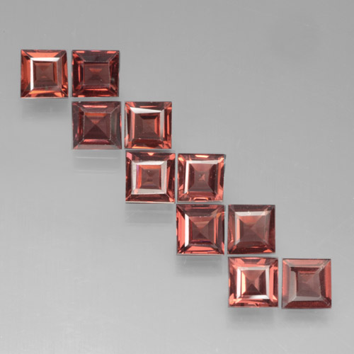 Granato piropo naturale rosso da 3,65 ct, quadrato, VS