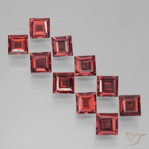Gemme di Granato Piropo Rosso scuro naturale da 3.98 ct, Quadrato, VS