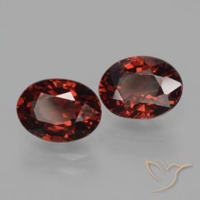 Gemme di Granato Piropo Rosso Sangue Profondo naturale da 3.65 ct, Ovale, VVS-VS